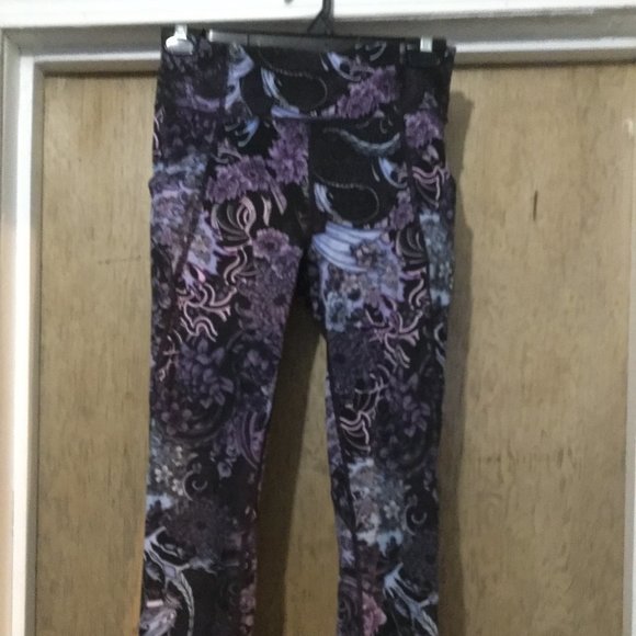 Lululemon legging like new condition size 6 multi colored 23" inseam pockets - Picture 1 of 6